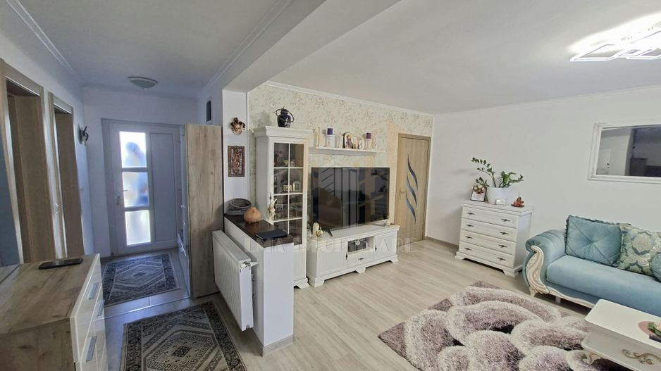 Casa insiruita Sanpetru strada Macesului Brasov - Poză 3
