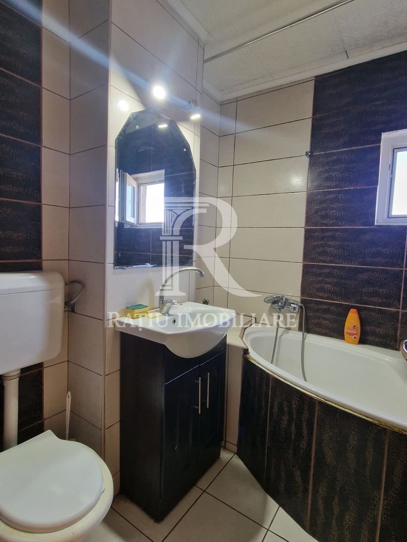 Apartament cu 3 camere de vanzare | Zona Nufarul | Oradea | - Poză 3