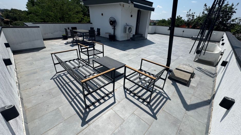 Vila de LUX Tunari, 214m2 utili, 600 curte - Poză 28