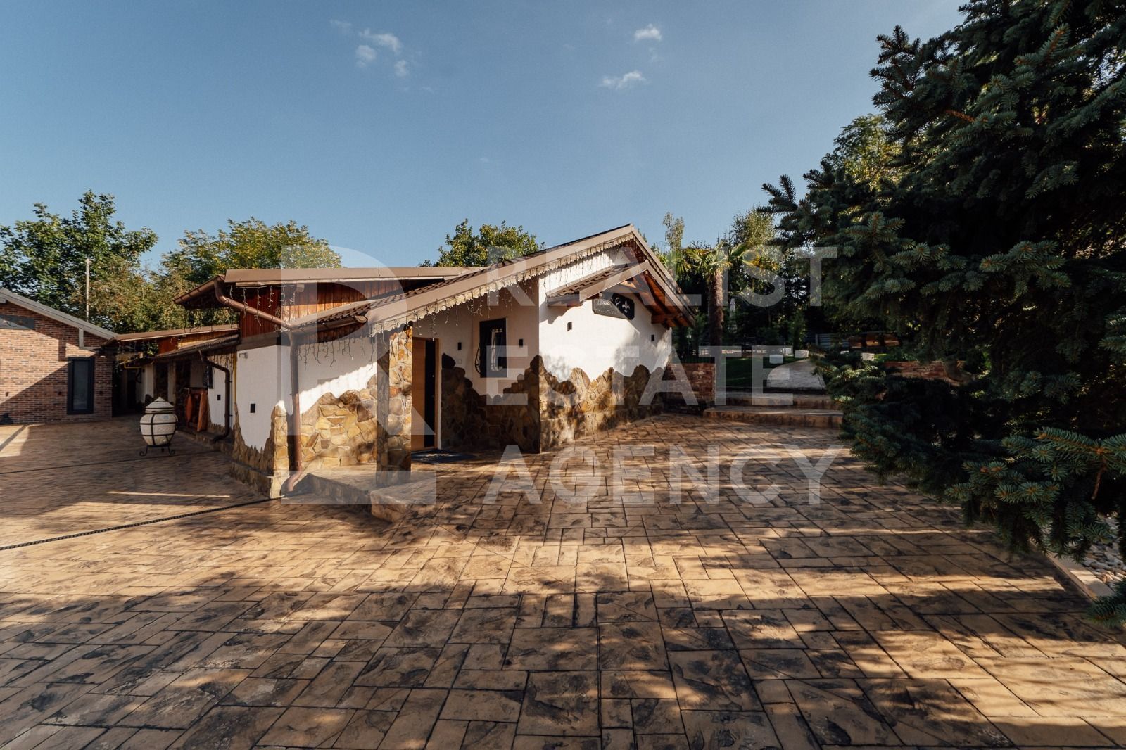 Boutique Luxury Retreat + Restaurant, Prahova - Poză 2