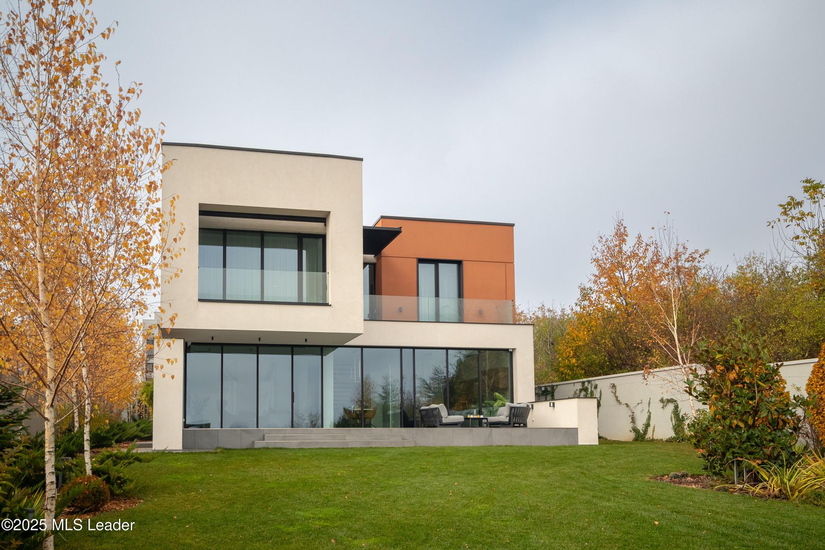 Smart-Home nZEB spectaculoasa Bucuresti Sector1 cu deschidere lac - Poză 2