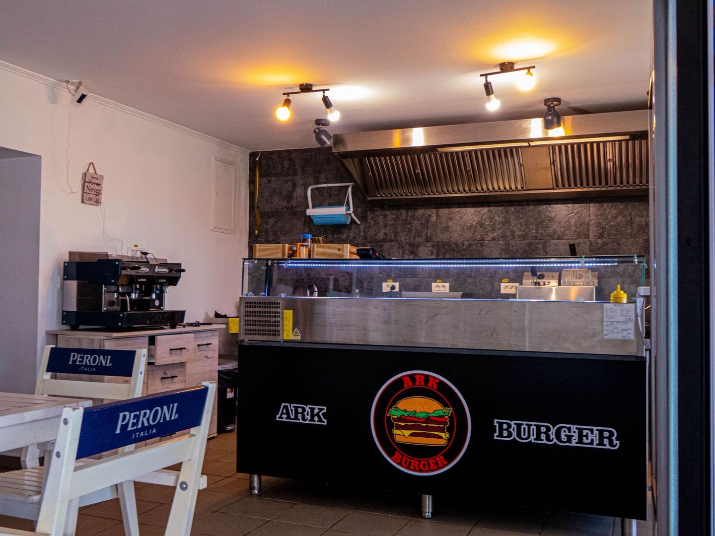 COMISION 0% | Burgerie complet echipată de vânzare – Șag - Poză 3