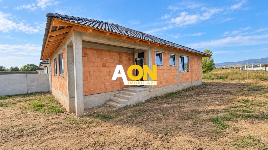 Casa 4 camere cu predare la cheie, 458 mp teren, Partos - Poză 1