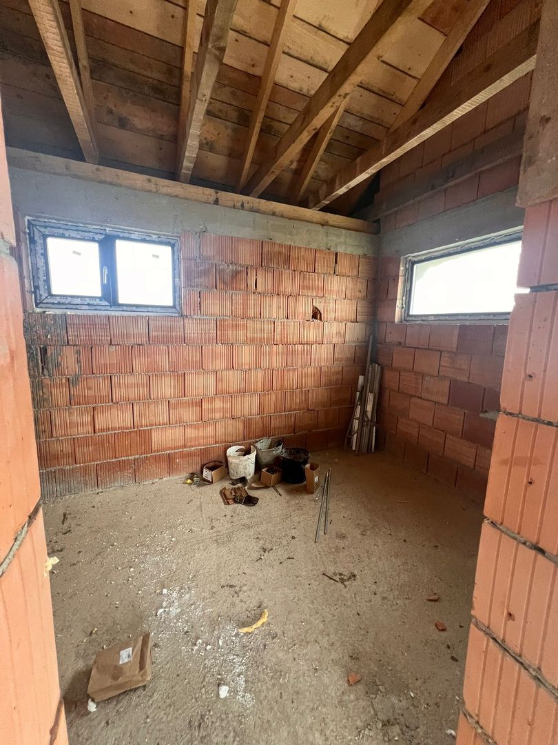 Casa individuala semifinisata in Sanicoara - Poză 15