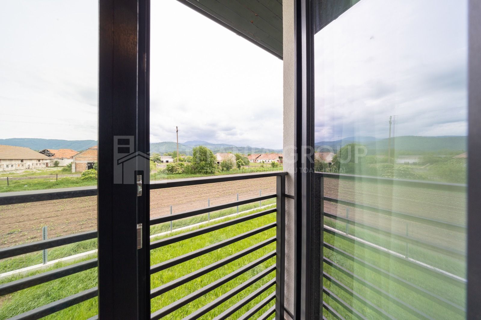 Casa individuala 4 camere, teren de 596 mp, partial mobilata, Cristian - Poză 11