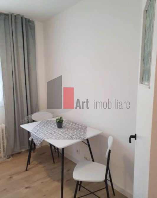 APARTAMENT DE 3 CAMERE TEIUL D0AMNEI - Poză 2