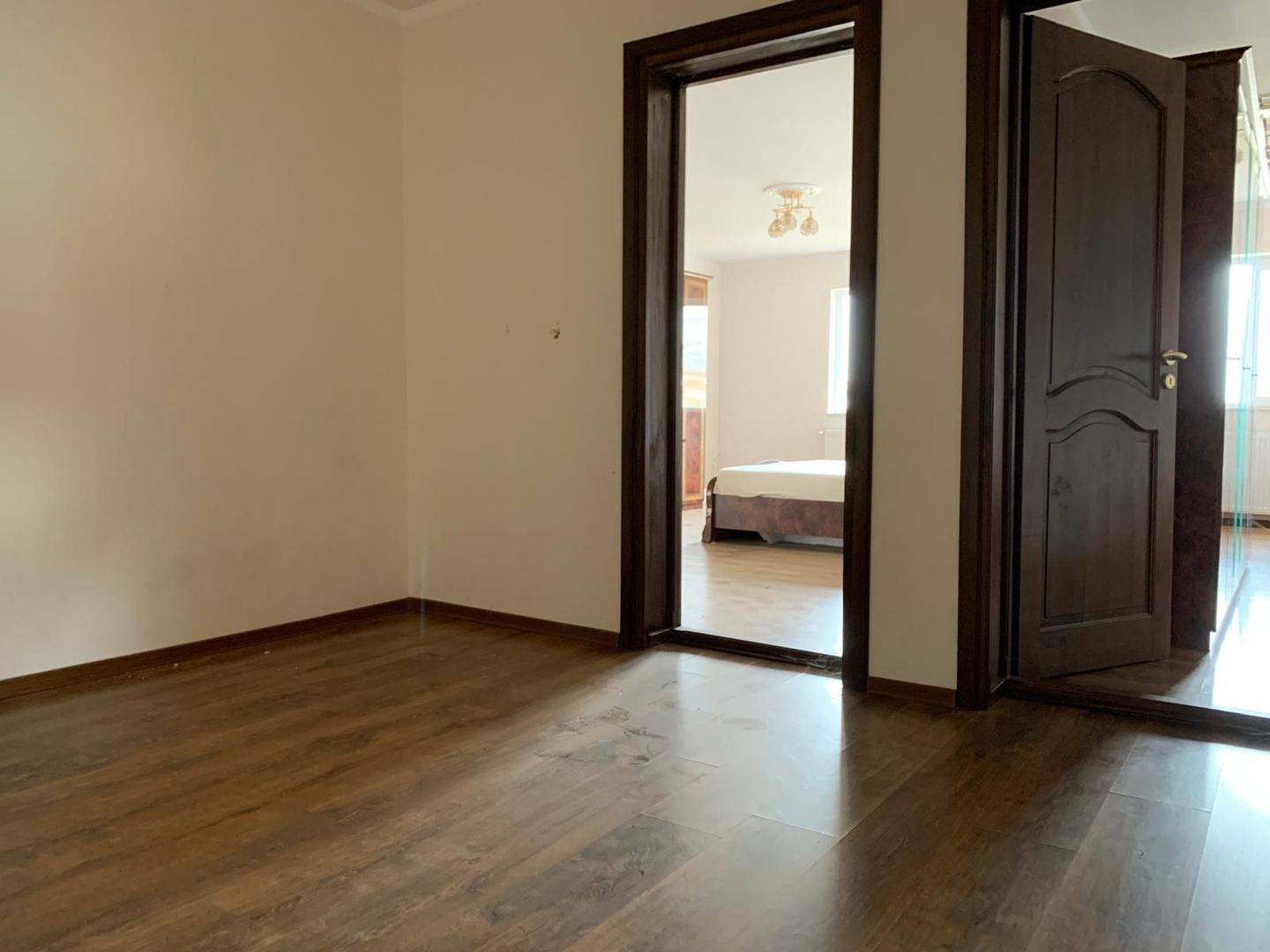 Duplex premium în vatra veche a localității Moșnița Veche - Poză 13