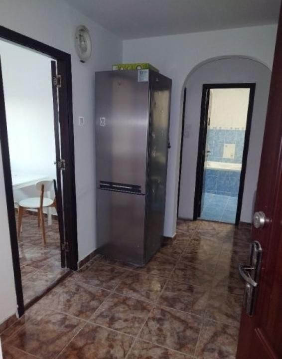 Vanzare Apartament 2 camere, decomandat, boxa, 14 min metrou Dristor - Poză 2
