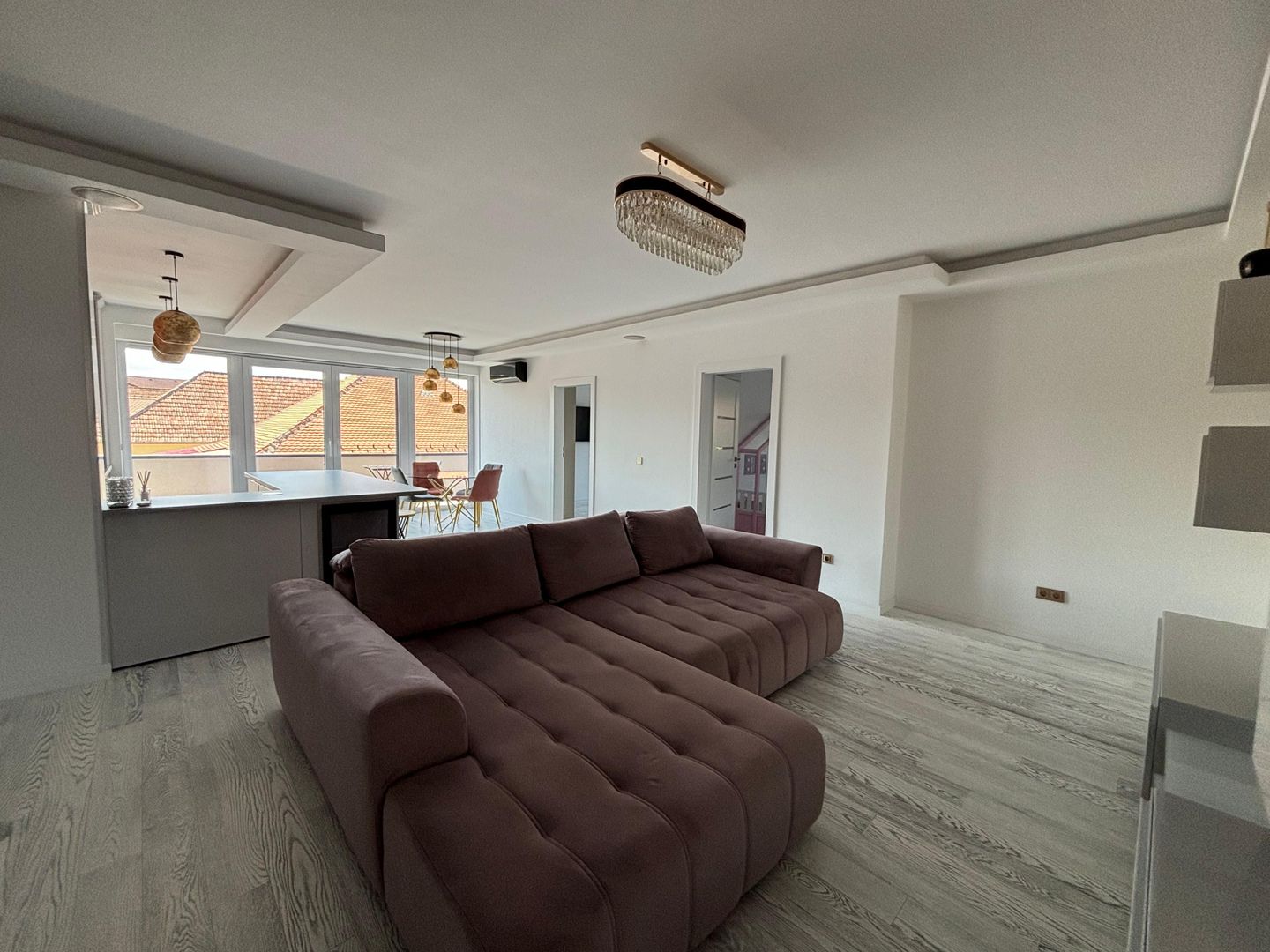 Apartament de 3 camere  de închiriat, în bloc nou, zona Trei Stejari - Poză 6