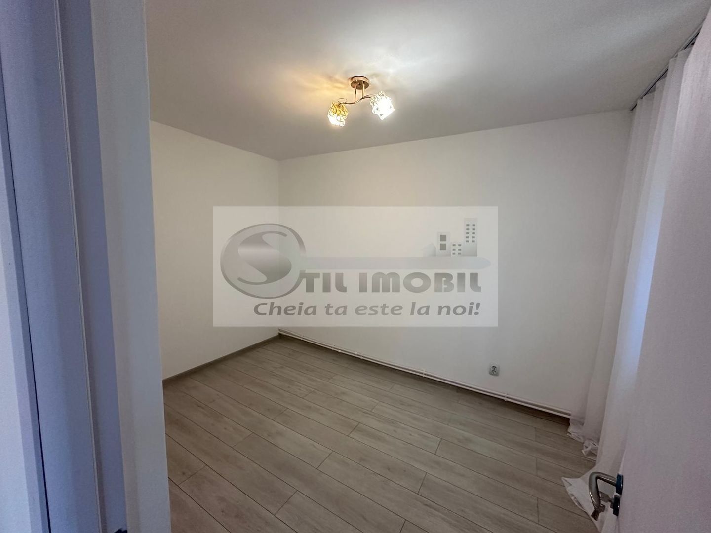 Apartament 3 camere Podu Roș -Renovat integral, 117.000 € - Poză 5