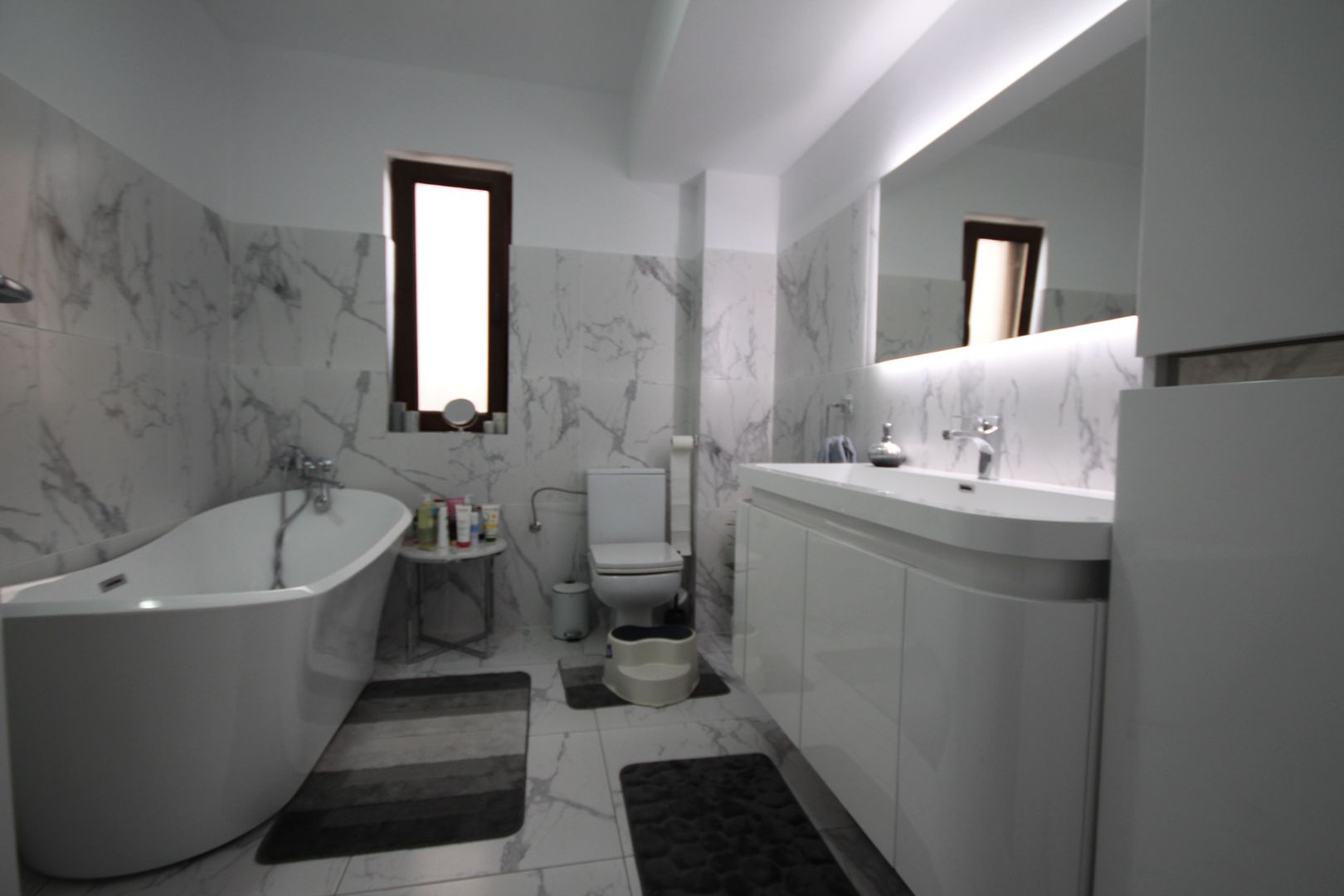 Modern si primitor - Poză 33