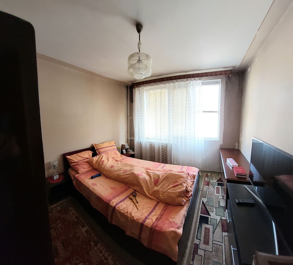 Apartament 2 camere necesita renovare Romancierilor, Drumul Taberei - Poză 1