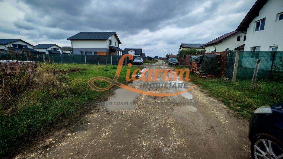 Teren intravilan 500 mp localitatea Cristian Brasov pret 58000 euro - Poză 1