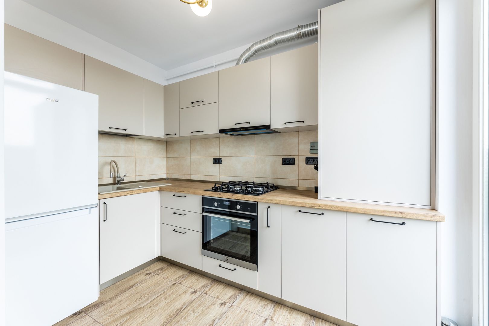 Apartament cu două camere și spațiu verde - Poză 2