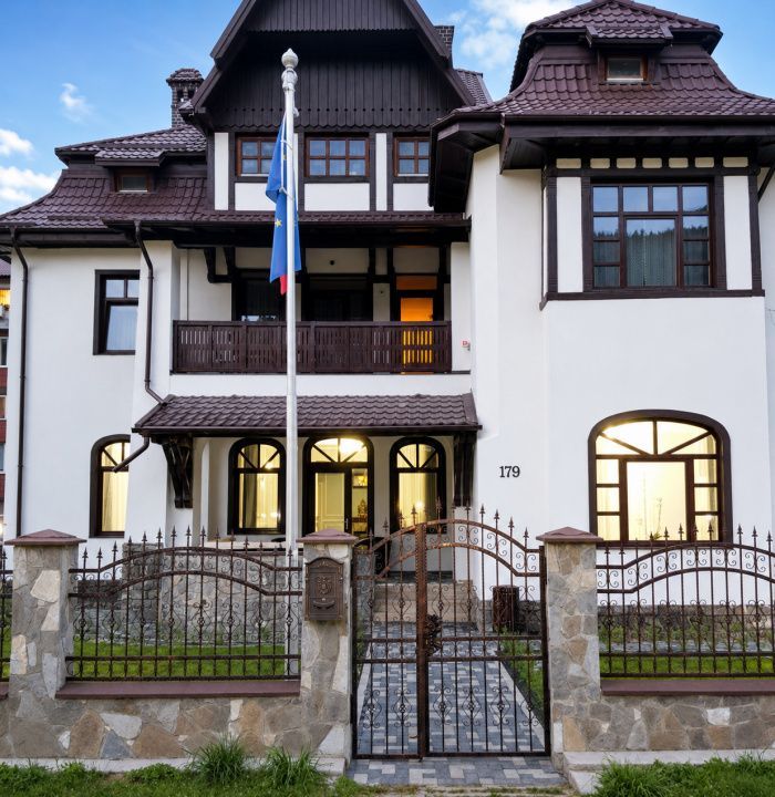 Pensiune Busteni, 14 camere, teren 900 mp, zona Libertatii, Acceptam Rate - Poză 3