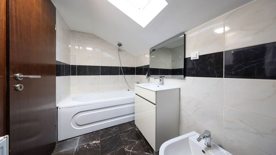 Casă deosebită de vânzare în centrul Brașovului - Poză 16