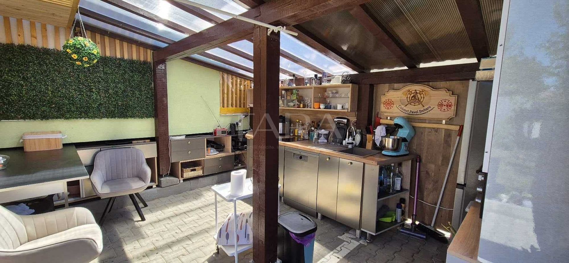 Vanzare apartament 3 camere  cu gradina in Apahida - Poză 1