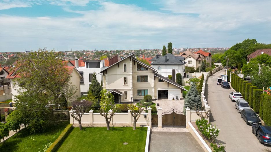 Vânzare, casă, 3 nivele, str. Sfintul Pavel, Codru - Poză 2