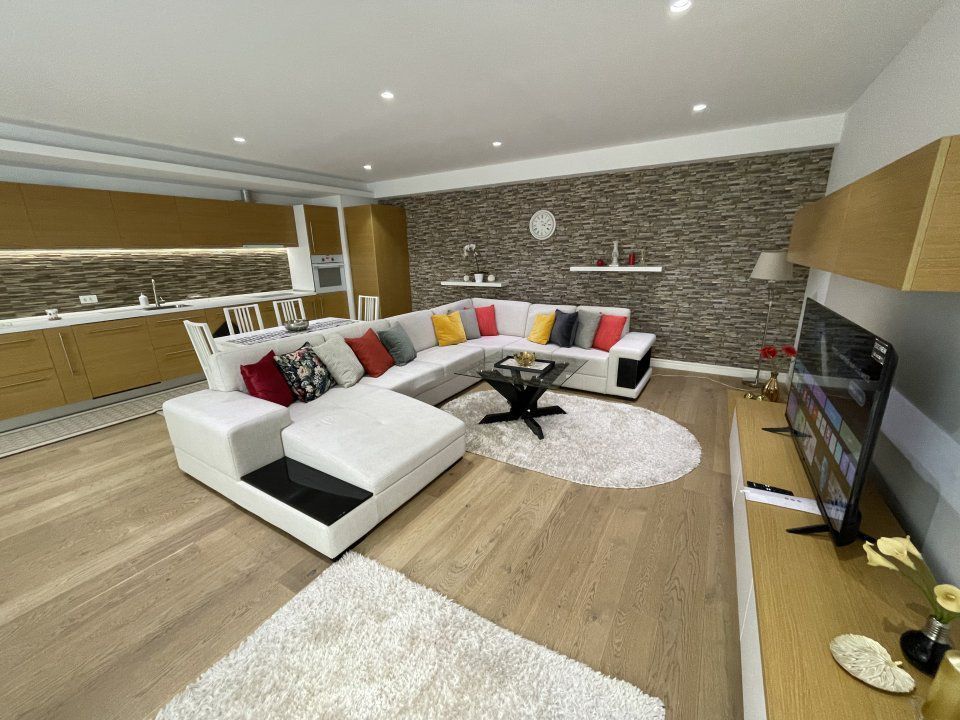 Inchiriere apartament 3 camere XL in Cortina Residence Herastrau - Poză 2