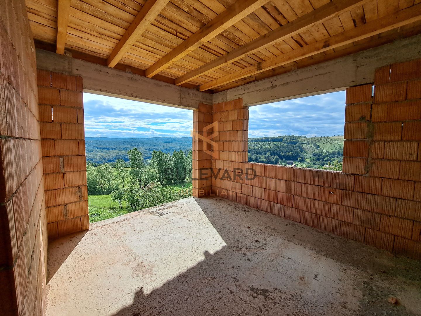 Casa la rosu 172 mp utili, 750 mp teren, view superb! - Poză 26