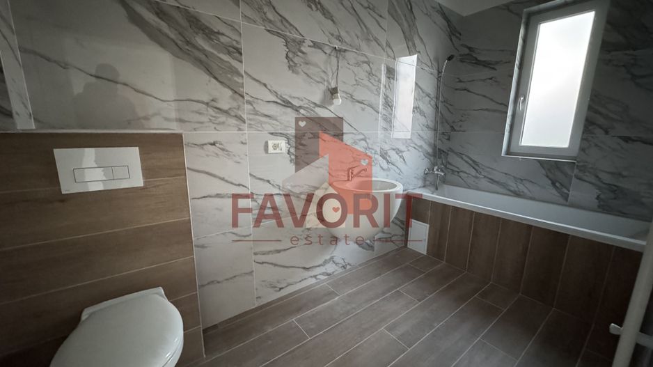 Etaj intermedar.  Decomandat. Cu 2 bai - Poză 11