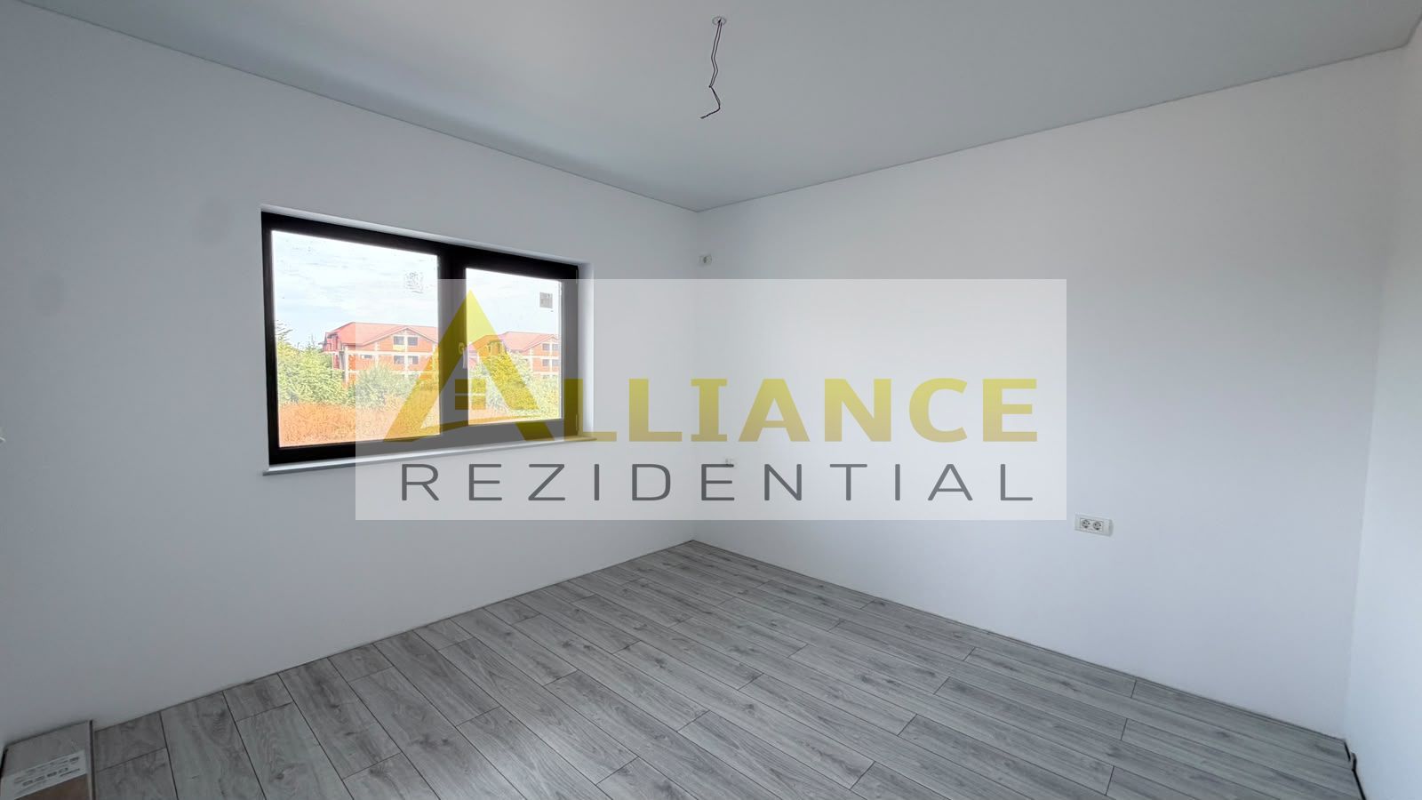 Casa Individuala - 4 camere - 2 bai - 320mp teren - Poză 10