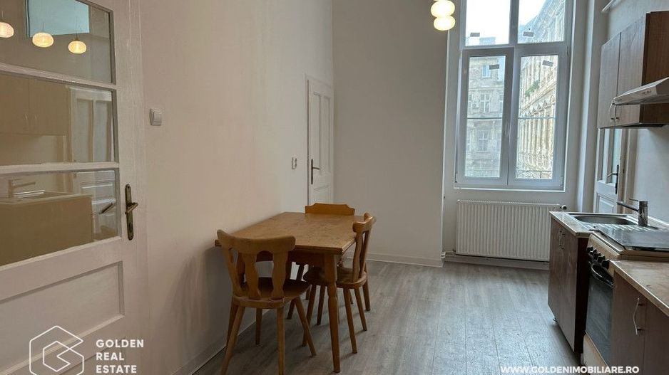 Spatiu birou, Bulevardul Revolutiei, Palatul Cenad, etaj 1 - Poză 13