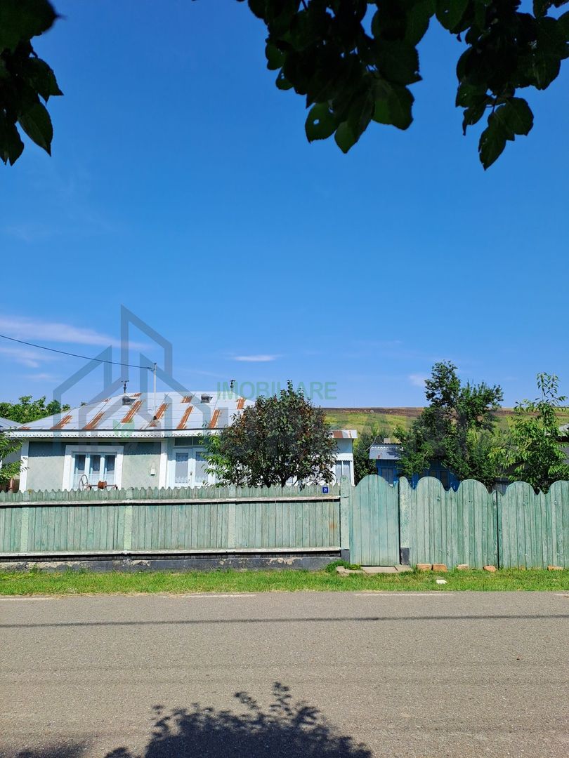 Vând teren plus casă bătrâneasca - Poză 2