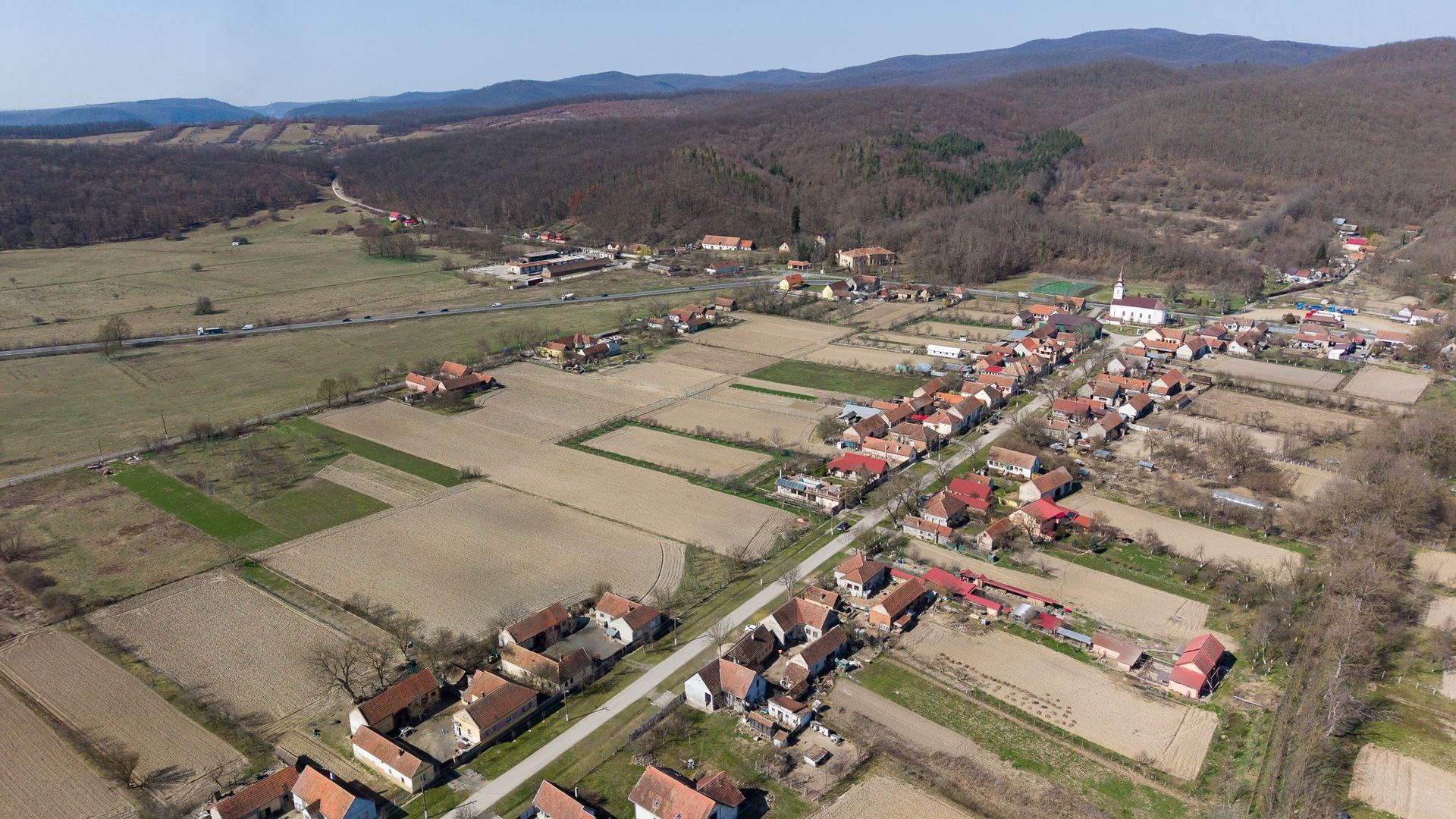 Loc de casă în Odvoș - Conop 3000mp - Poză 11