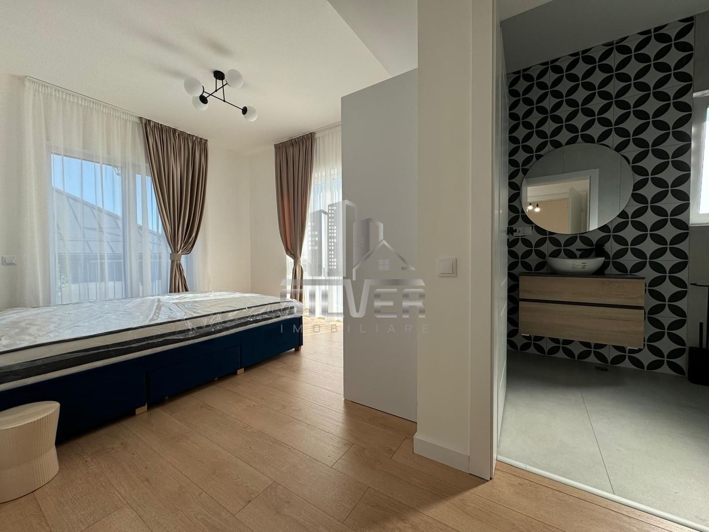 Casa tip duplex  la cheie. - Poză 11