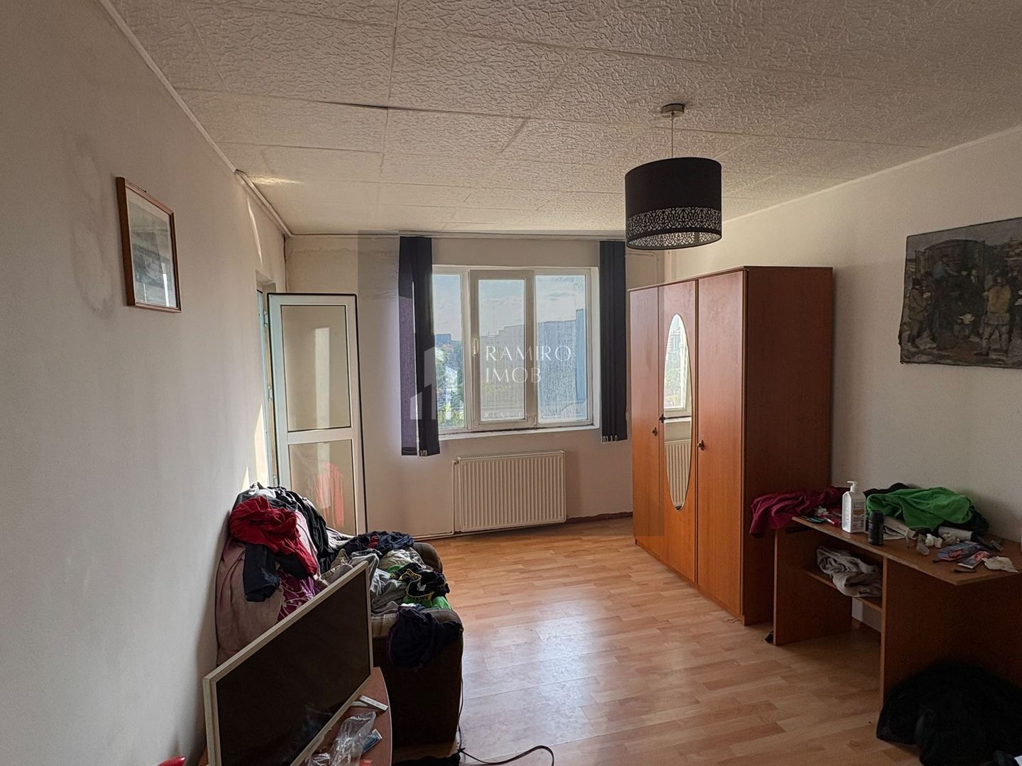 Apartament 3 camere decomandat -10 minute de metrou Aparatorii Patriei - Poză 1