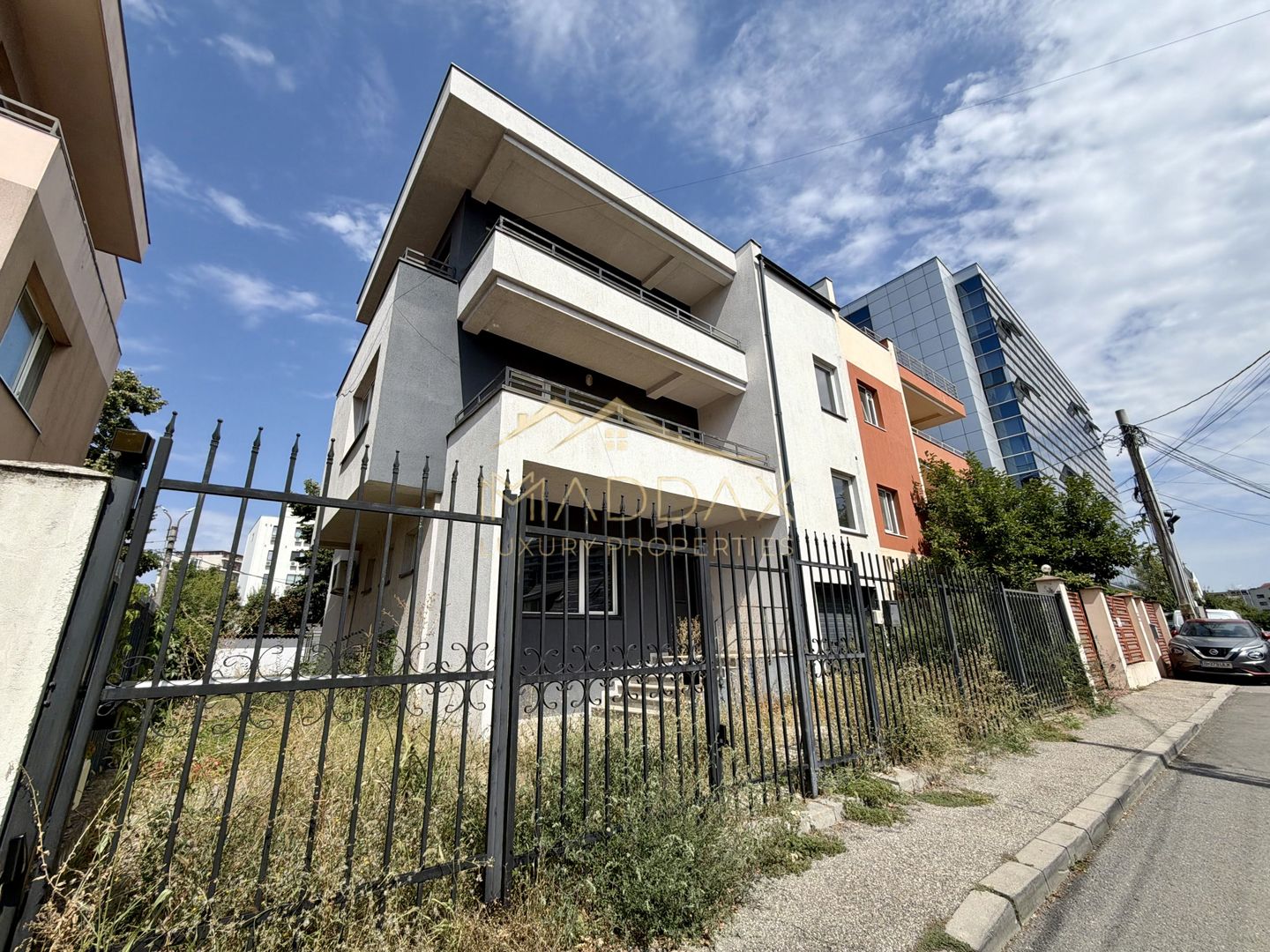 Vila ***400mp*** + Curte Proprie // zona Herastrau - Poză 1