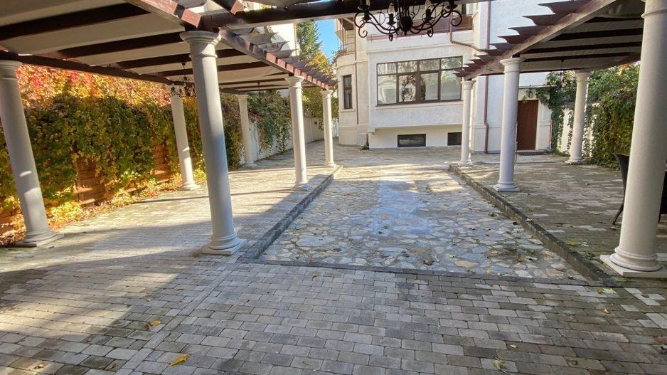 Casă individuală cu 5 camere în zona Capitale/ Paris - Poză 2