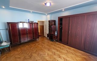 Proprietate unică cu 2 case și garaj, teren 720 mp – zona Terezian - Poză 6