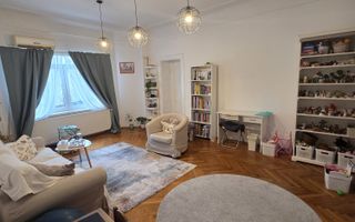Spatiu, lumina si eleganta intr-un apartment interbelic - Poză 6