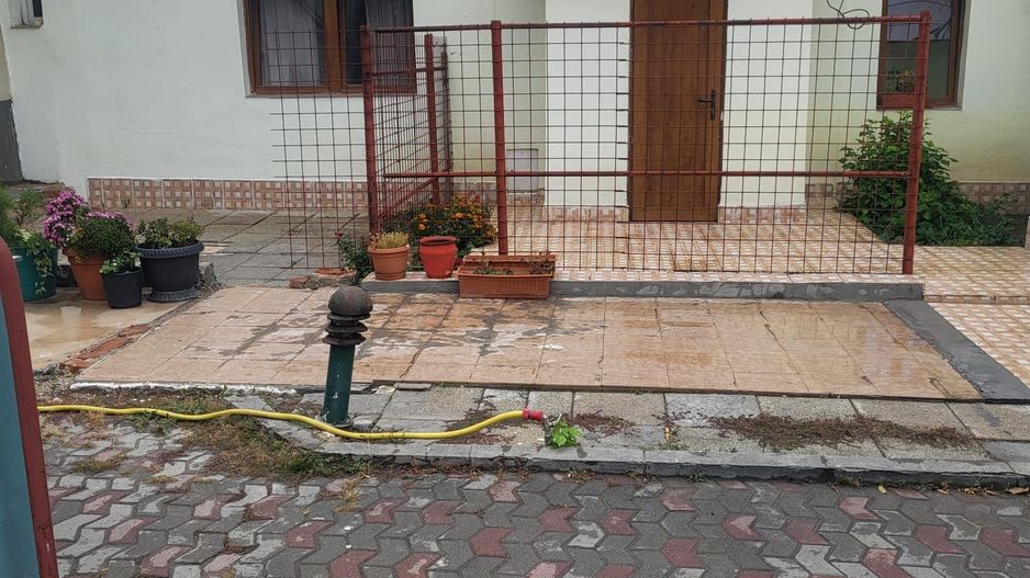 Casa mica, tip studio, centrala si curte proprie, 700 m distanta metrou Iancului - Poză 11