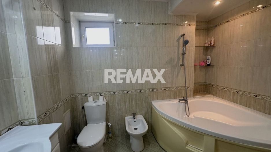 Apartament cu 2 odăi +living ultra centru, Mun. Chișinău - Poză 6