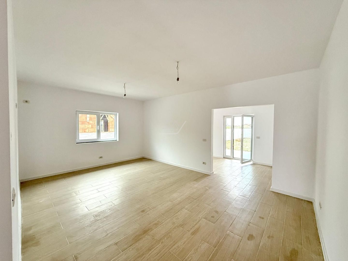 Comision 0. Duplex FINALIZAT 82 mp. Teren generos. - Poză 3