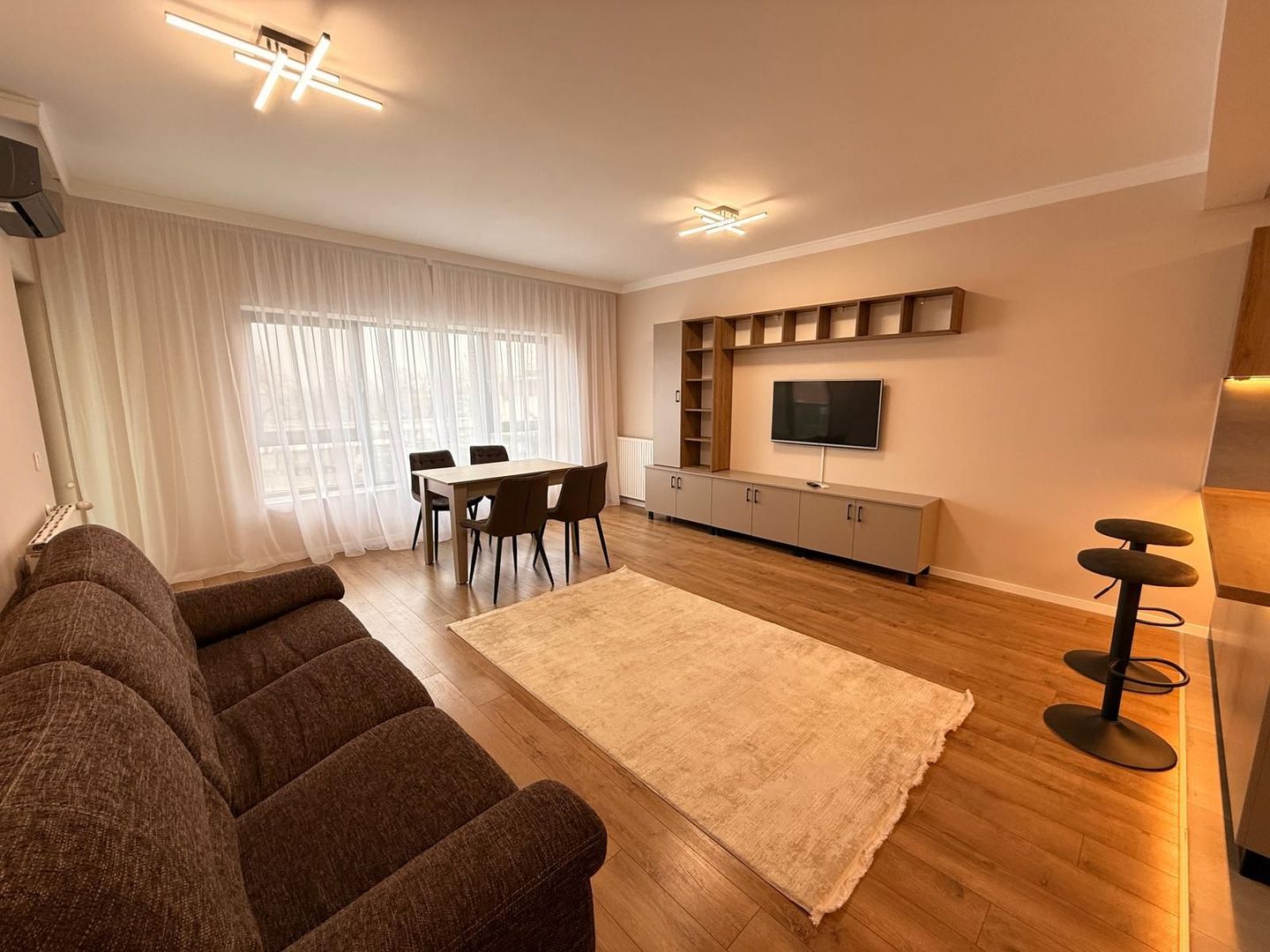 2 camere Emerald Residence | Loc parcare | Comision 0% - Poză 3