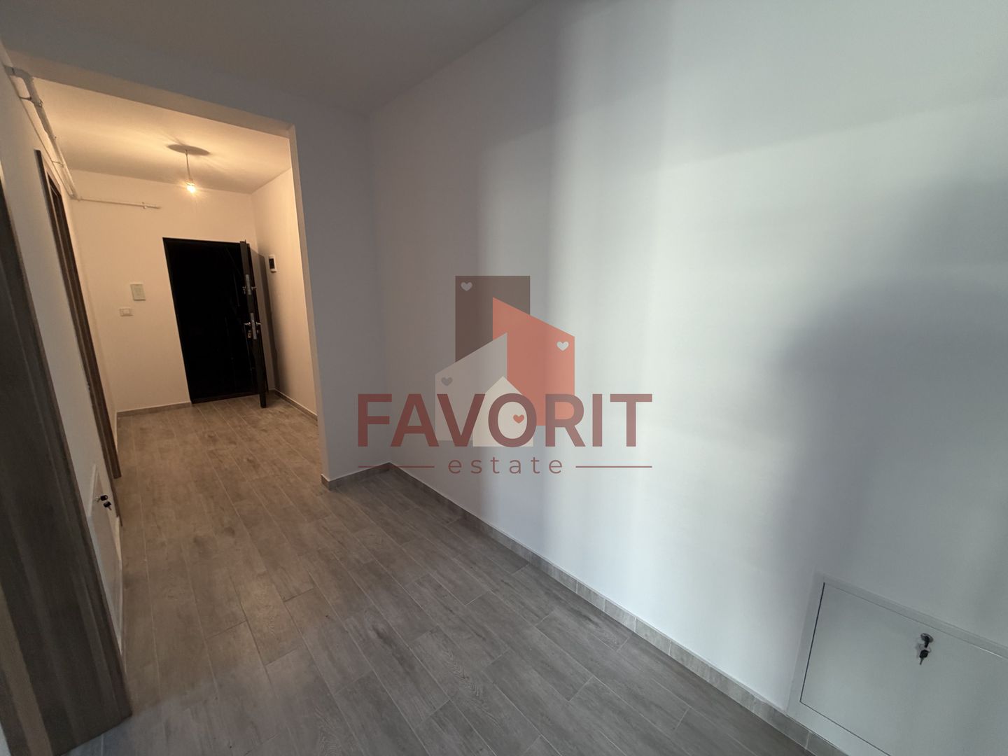 Etaj 2. Disponibil imediat. Decomandat. TVA 21% inclus in pret - Poză 8