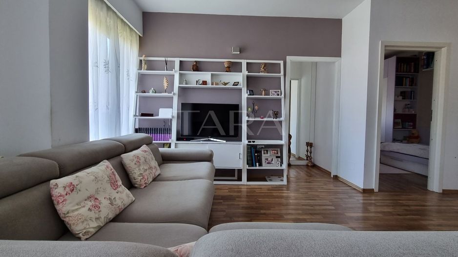 Apartament 3 camere, Plopilor – cu parcare inclusă - Poză 1
