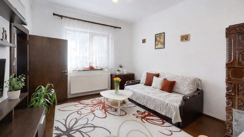 In cadru de poveste, pe 1.800 mp teren, Sacele, Brasov - Poză 2