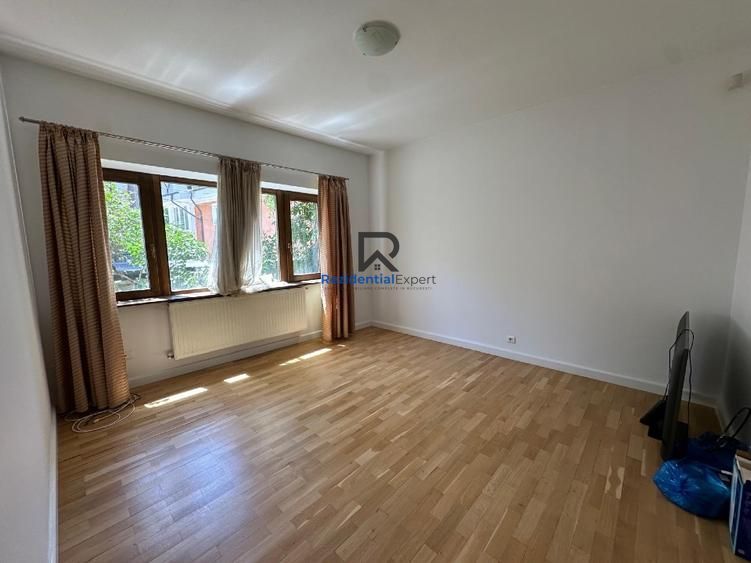 Apartament cu 3 camere de vânzare Primăverii - Poză 7