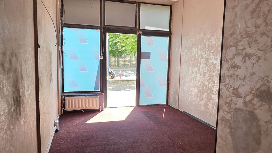 DE ÎNCHIRIAT - Spațiu comercial 57 mp, zona BUIUM - CONFECTII; - Poză 4