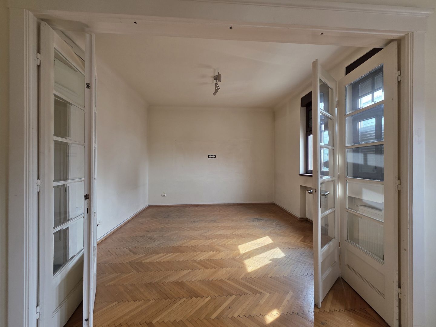 Apartament 4 camere de inchirat Armenasca Romana - Poză 34