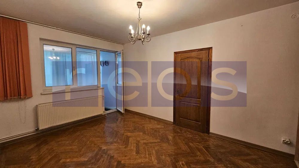 VANZARE APARTAMENT 2 CAMERE 50MP SEMIDECOMANDAT VATRA LUMINOASA MEGA MALL - Poză 1