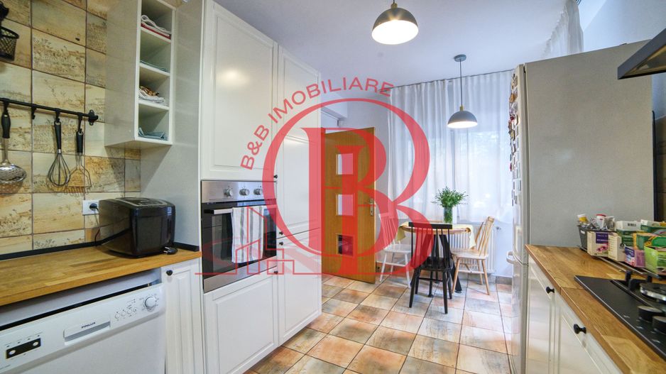 Casa complet mobilata 5 camere 3 bai curte generoasa - Poză 9