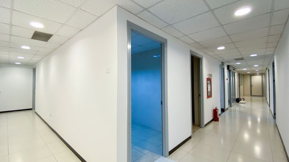 Cladire cu functiuni mixte - Poză 5