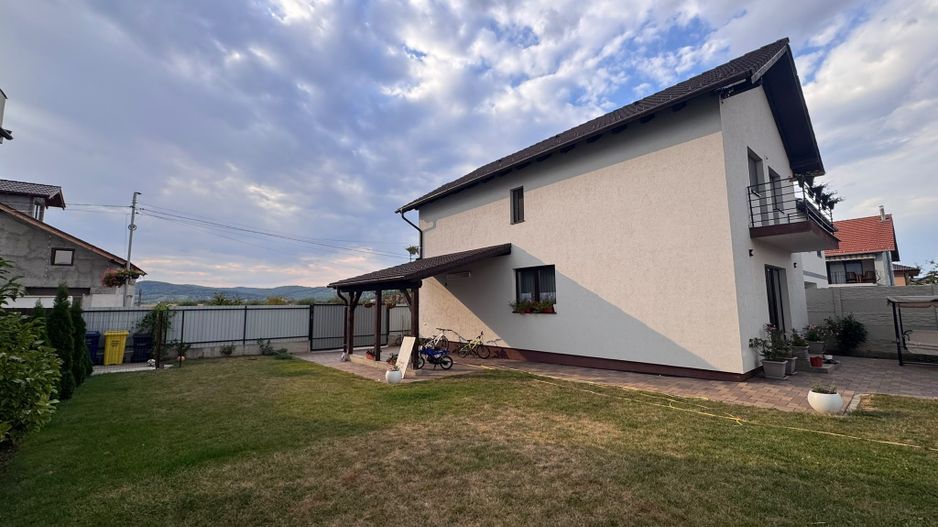 Casa individuala, curte superba, Cristian, Sibiu - Poză 10