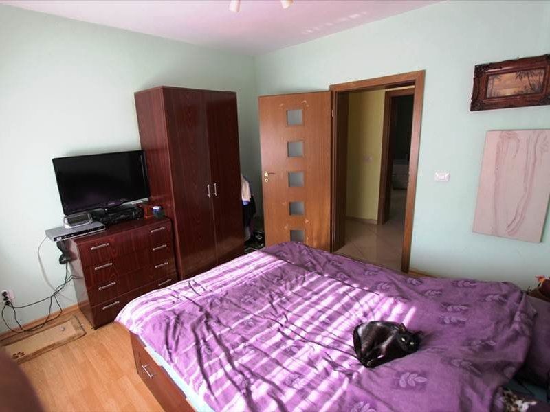 Vila spațioasă la intrare în Dumbravita - Poză 4